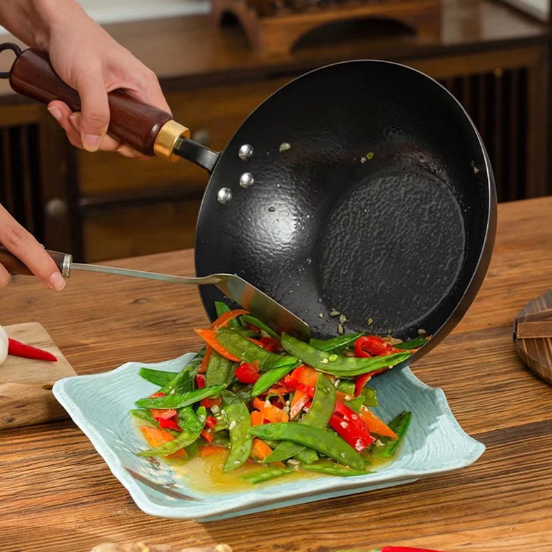Handmade Hammered Cast Iron Non-Coated Wok with Lid